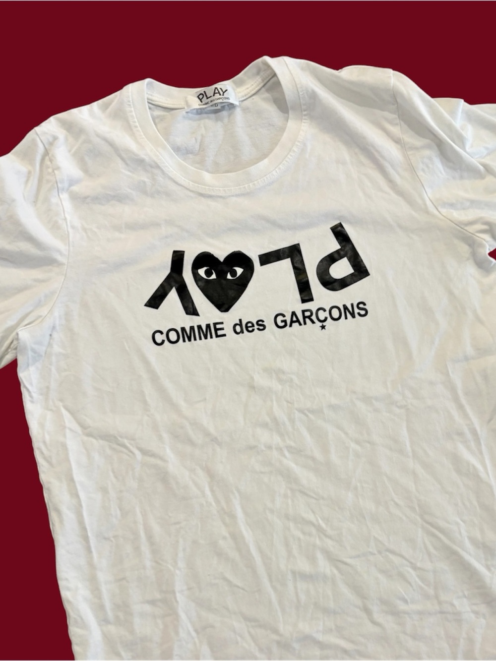 COMME DES GARCONS PLAY
INVERTED TEXT T-SHIRT